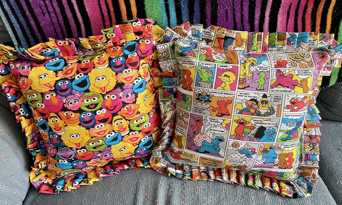 BxPersonified's tweet photo. GIVEAWAY‼️ To celebrate my release from Etsy jail, I am doing a Copyright Infringement Fabric Giveaway! 3 winners will be chosen at random and will receive one of these prizes! A pillow set, potholder set and zip-up sling bags. All handmade by me. See next thread for rules! https://t.co/x574E8hP5K