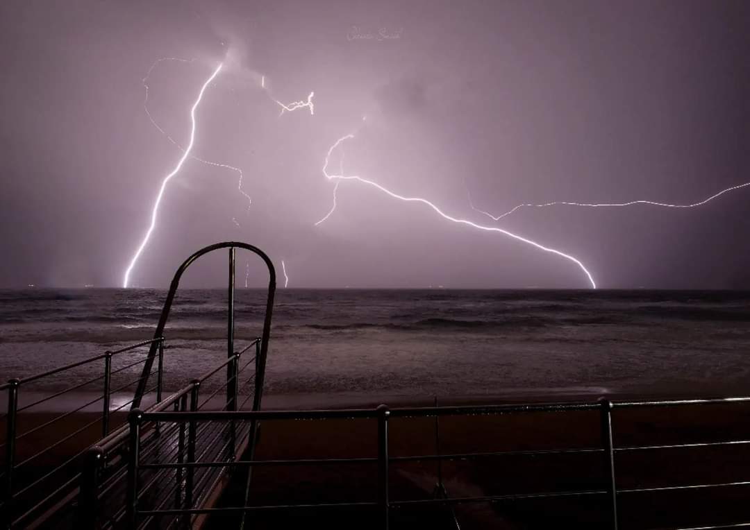Christo Smith (@conjasmith) on Twitter photo buymeacoffee.com/ChristoSmith/l…
#ocean #lightning #thunderstorm <a href="/iLoveRSA/">I Love South Africa 🇿🇦</a> <a href="/ILuvDBN/">I Love Durban</a> <a href="/ILuvDBN/">I Love Durban</a> #christosmithphotography buymeacoffee.com/ChristoSmith/l…
#ocean #lightning #thunderstorm <a href="/iLoveRSA/">I Love South Africa 🇿🇦</a> <a href="/ILuvDBN/">I Love Durban</a> <a href="/ILuvDBN/">I Love Durban</a> #christosmithphotography