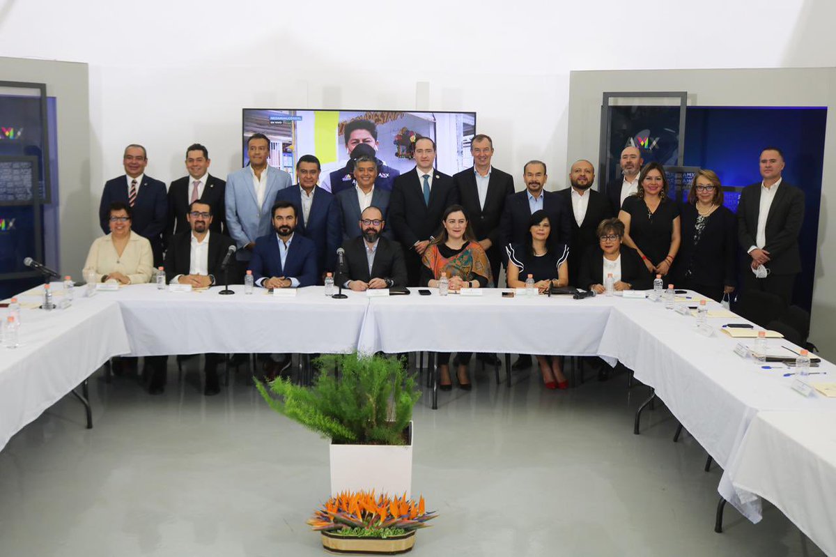 rod_espeleta's tweet photo. Instalamos la Junta de Gobierno del Mecanismo de Protección a Periodistas y Personas Defensoras de los DH a través de la cual coordinaremos acciones de las distintas autoridades en materia de prevención, protección, promoción y garantía de su seguridad y respeto a sus derechos. https://t.co/2lrwGsuwR1