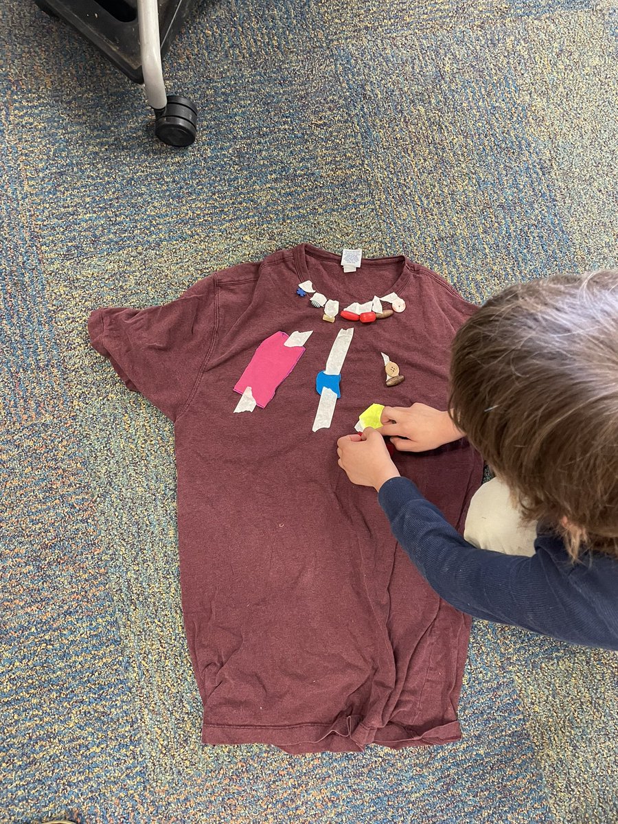 MsMileti's tweet photo. Super fun day in Ms. Cusick’s kindergarten class today @IpsButlerLab55! Ms. Hodak came and showed us how we can make new paint colors and design clothes for the classroom’s newly opened paint store and clothing store! Can’t wait to see what the students create as they explore! https://t.co/xPprZAEFME