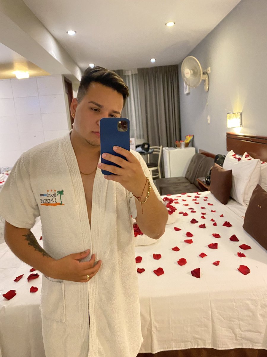elvisrojasc's tweet photo. 🍷😏 https://t.co/5LUQLTz47z
