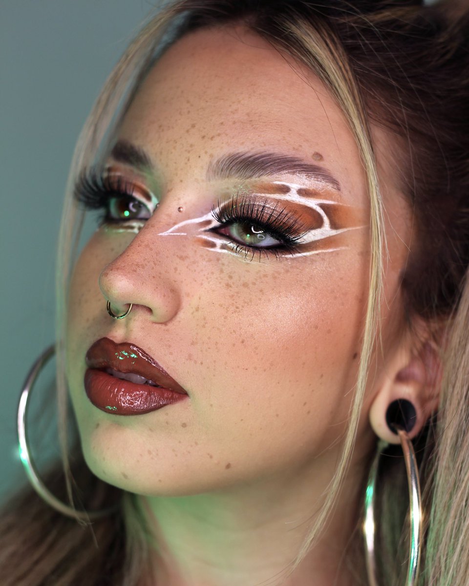 neferquisi's tweet photo. #krashprvirgin makeups con productos de @krashkosmetics mis bbys a ver si me veis🥲 https://t.co/YYNFrZJIHs