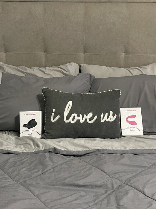 Who&rsquo;s gonna watch us #chaturbate ? https://t.co/9FT38wNfOY<a href="/tag/chaturbate"class="tags">#chaturbate</a>