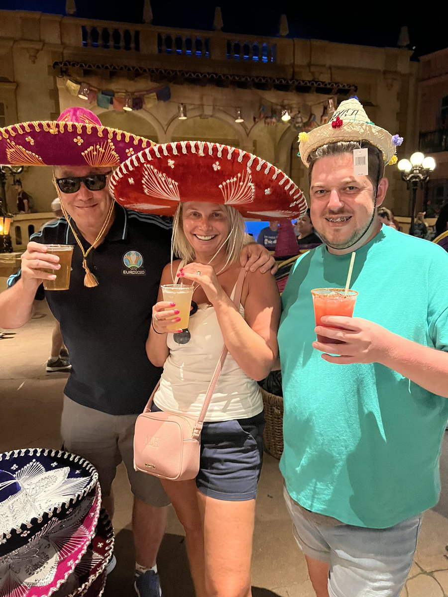 amyhart1707's tweet photo. Drinking round the world, do you start in Mexico or Canada? #WaltDisneyWorld #epcot #epcotworldshowcase https://t.co/ZUoByYRWWn