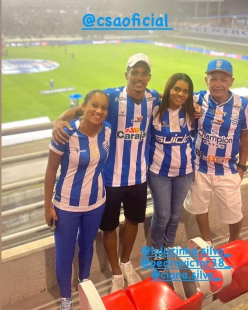 imperio_Az's tweet photo. Olha só… quem estava presente no jogo do Maior de Alagoas ontem, ele mesmo… @pedrovictor38_ e sua família, @ciana.silva_ , @luluzinha.silva_ 

#imperioazul💙👑 
#maiordealagoas🔵⚪👊 https://t.co/6cOQ2WedMC