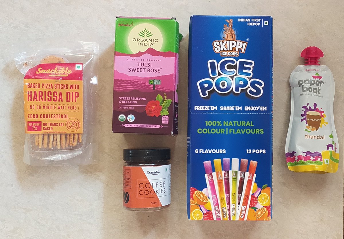 aarthibharath's tweet photo. Received my #blogchatterturns6 #BirthdayHamper. Thank you @blogchatter. Enjoying the #icepepsi (#posicles ) and the coffee cookies the most! Yet to open Tandaai. ๐ https://t.co/twe9bda6R9