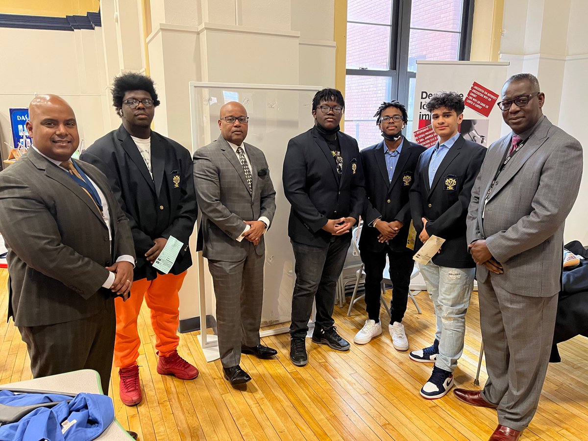 NFAWestMBK's tweet photo. Thank you to Mr. @PhilipFHoward1, @Dr_P_Roman and Mr. Jeffrey C. Woody for supporting the NFA West ”Dress for Success” workshop today. Our young men learned about the importance of professionalism in preparation for exhibition week! @newburghschools @NFAWest @bigpiclearning https://t.co/E3amZzDEW8