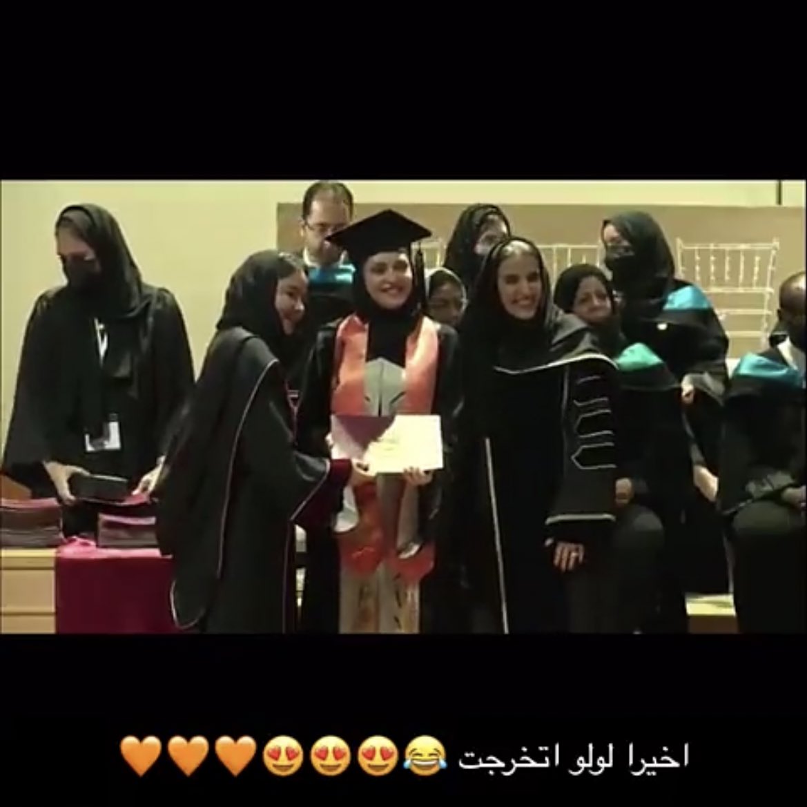 layanGhan's tweet photo. "هرمنا من أجل هذه اللحظة"🎓
الحمدُ للهِ حتى يبلغ الحمدُ منتهاه🧡 https://t.co/zFJ8VqeID3