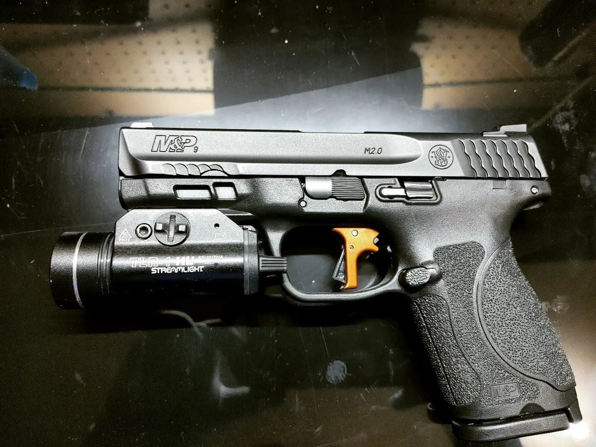 cheaperthandirt's tweet image. PC: @lightskinpatriot - My buddy got a new upgrade... #apextrigger #flatty #streamlight #edc #staystrappedorgetclapped #letsgobrandon #9mm #gunsofinstagram #gunstagram #rangedayfriday #2ndamendment #cheaperthandirt