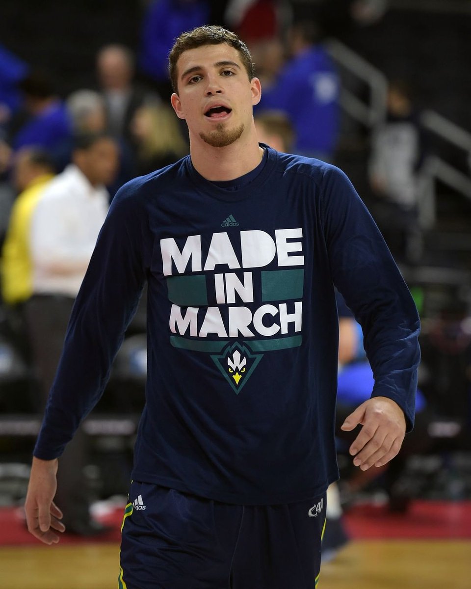 NCAA March Madness tweet media