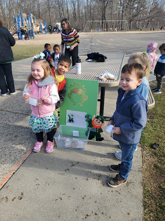 twinsburgcsd's tweet photo. 🍀 Students at our Wilcox Integrated Preschool got to participate in a scavenger hunt with a special meaning to a member of our community. Visit our Facebook page to learn more about it! 🐦 #TCSDProud https://t.co/6tZERG0zYd