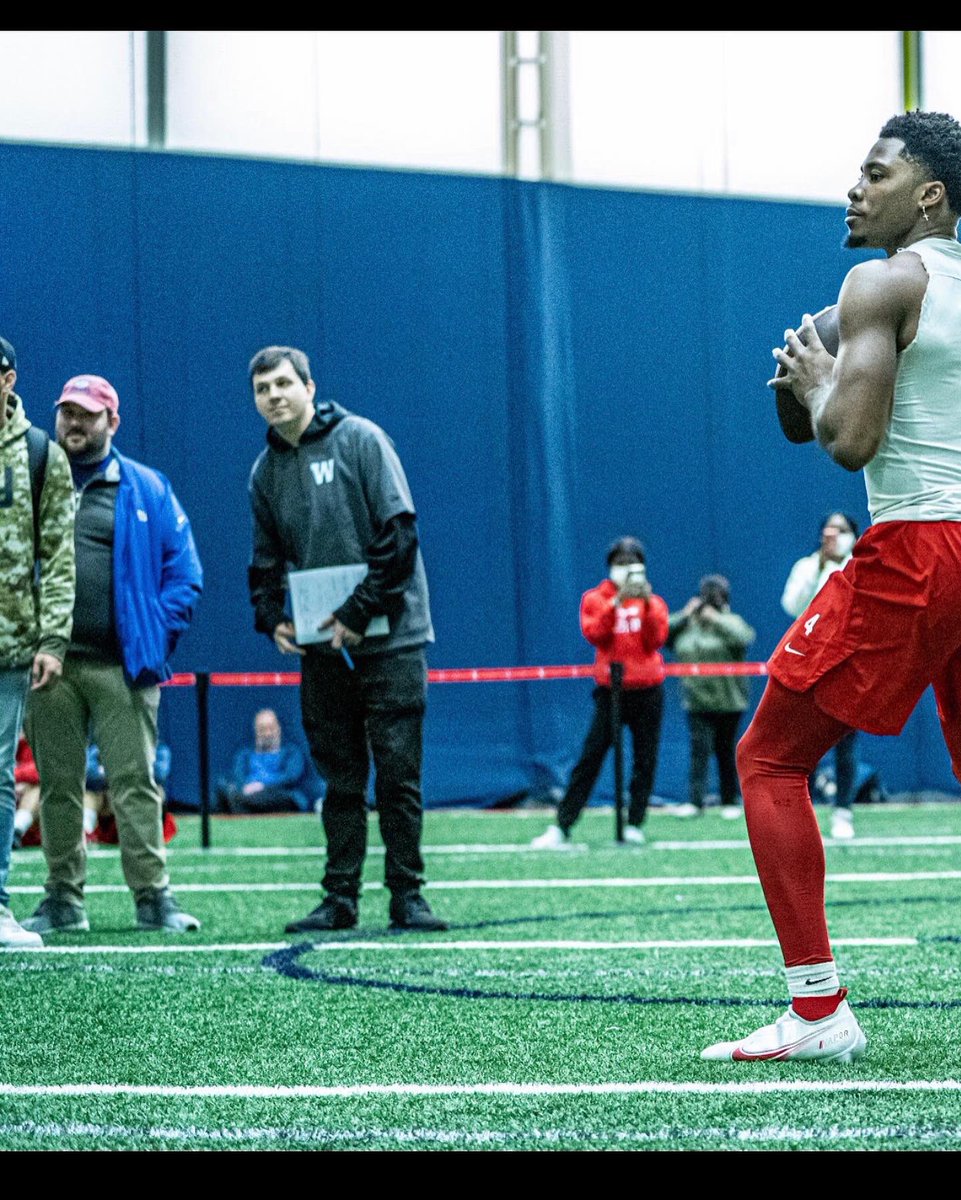TyquellFields's tweet photo. They looked surprised but me ? I been waiting on this moment my whole life. No matter what I’m forever grateful and thank God for what he has done for me throughout my journey, good or bad. Dream come true and an experience to participate in a pro day. Thank you God. #4TFAM🪐 https://t.co/RVzIFMCGl7