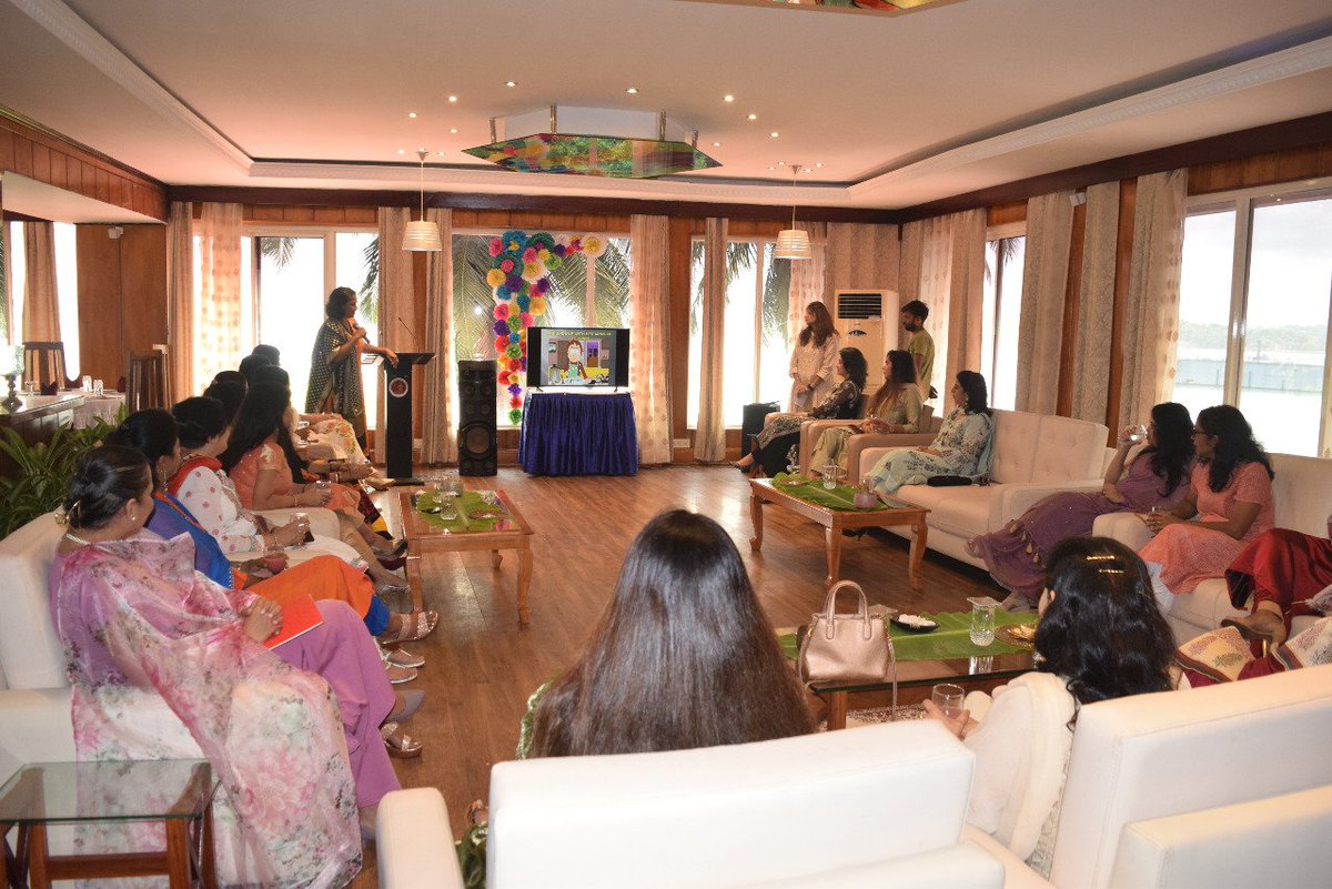 AN_Command's tweet photo. #AFWWA president Mrs Neeta Chaudhari was welcomed by Mrs Deepti Singh Regional President #DWWA on 23 Mar. During interaction she enquired about the welfare of Veer Naris & expressed happiness & satisfaction over the various welfare activities & schemes being conducted by #ANC https://t.co/9MegVVuGlq