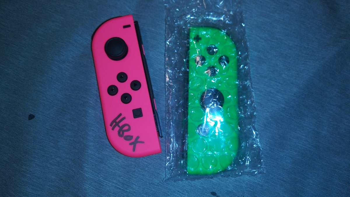 LChangoFlores's tweet photo. Yo @LiquidHbox thanks for the joy cons bro! Legit the last colors i needed for the collection! Love you bro! https://t.co/a6i4NzN6mm