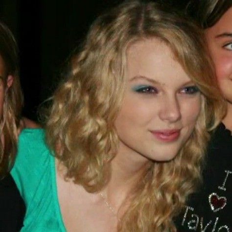 findataylor's tweet photo. @idkbutienjoyit fetus taylor⭐ https://t.co/71LsBgVXpB