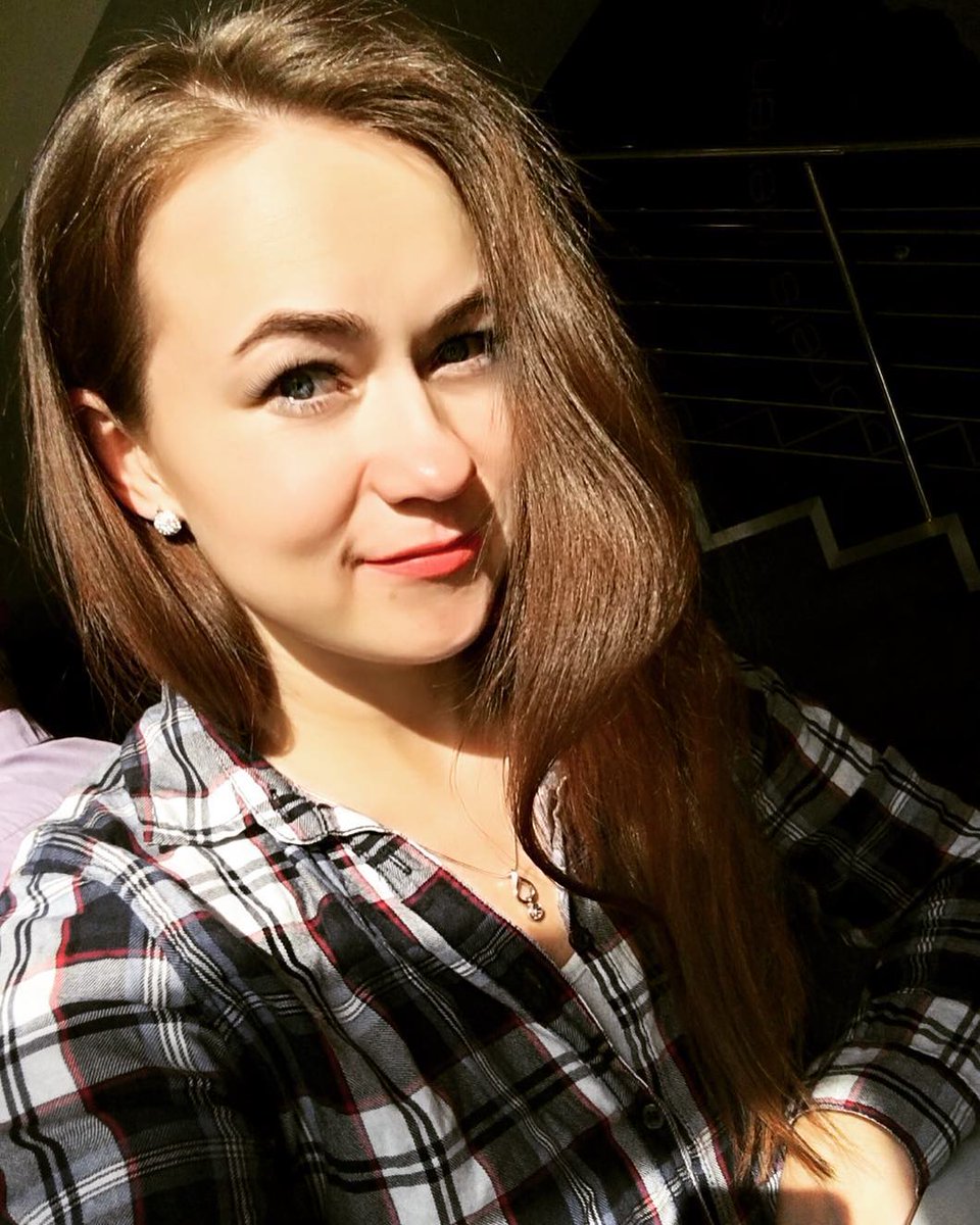 BellyEmma2's tweet photo. Everything negative – pressure, challenges – is all an opportunity for me to rise.😉 https://t.co/wkYAabc6UO