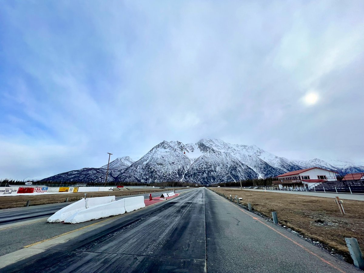AshleyAKeller's tweet image. The best racetrack view yet is @AlaskaRaceway. 😍 

I cannot thank @LadyTrackBoss enough for being my tour guide today down to Girdwood and up to Palmer. ♥️