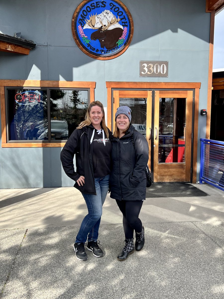 AshleyAKeller's tweet image. The best racetrack view yet is @AlaskaRaceway. 😍 

I cannot thank @LadyTrackBoss enough for being my tour guide today down to Girdwood and up to Palmer. ♥️