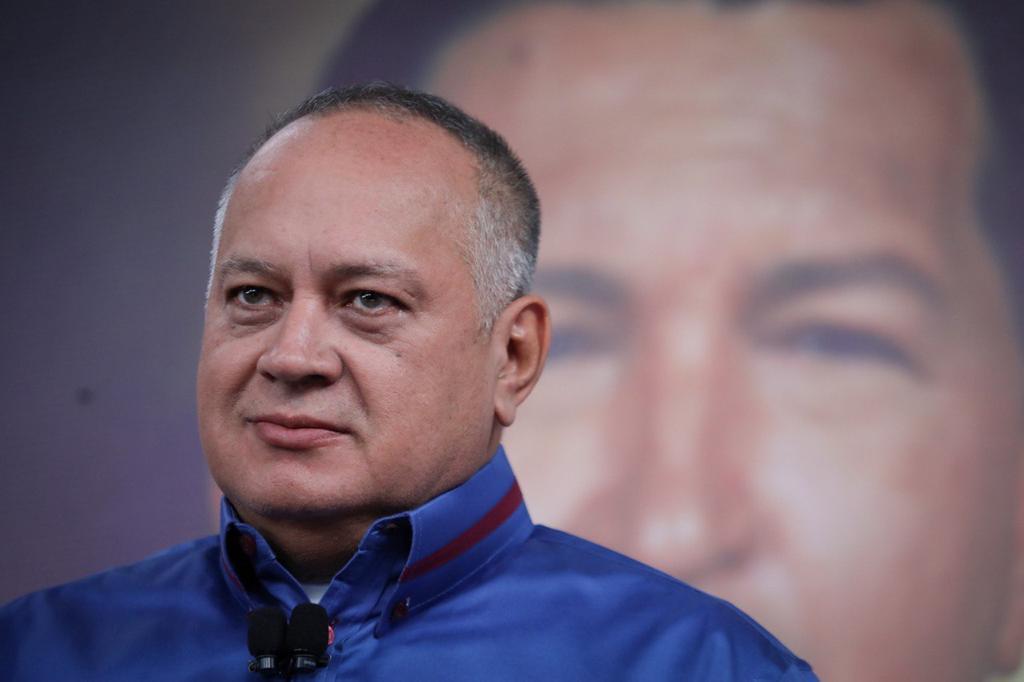 Diosdado Cabello (<a href="/dcabellor/">Diosdado Cabello R</a>) sobre Gustavo Petro (<a href="/petrogustavo/">Gustavo Petro</a>): Demasiado tibio, demasiado aguado para hacer una sopa.