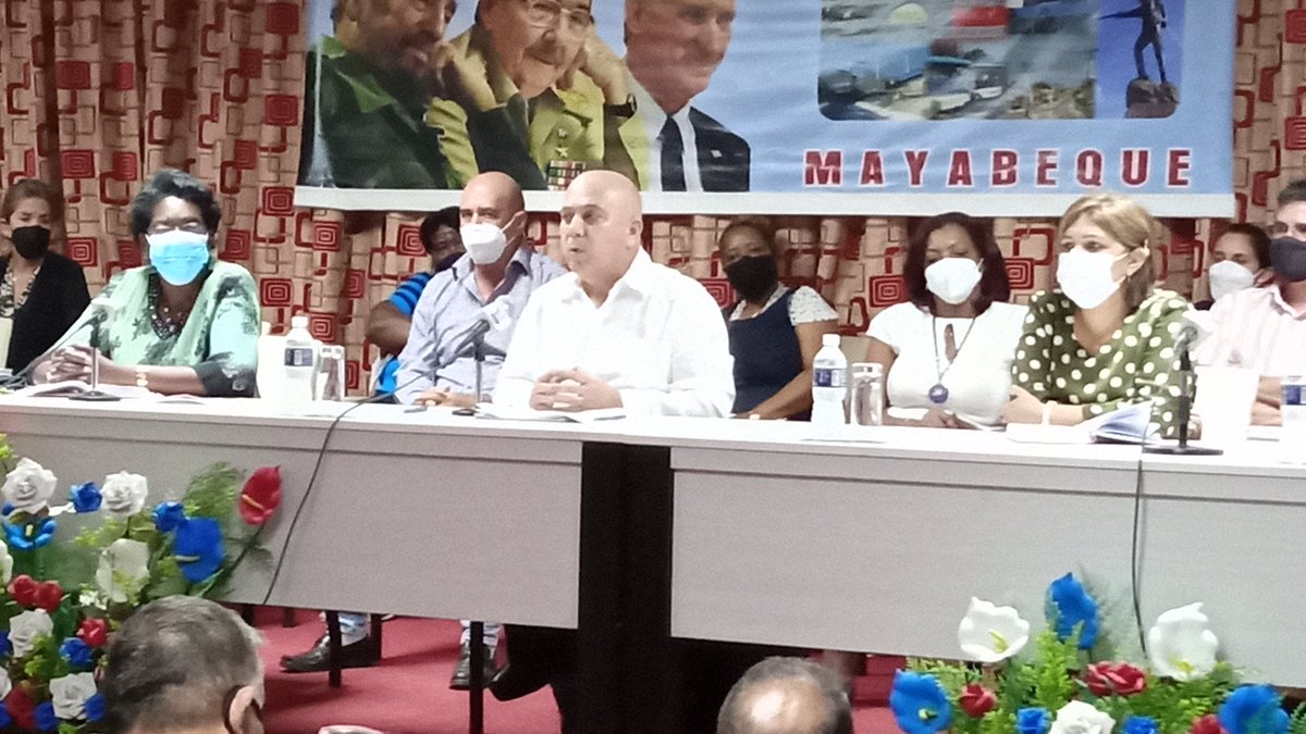 DrRobertoMOjeda's tweet photo. Presentada candidatura al Comité Provincial, Buró Ejecutivo y Comisiones Permanentes de Trabajo del @PartidoPCC en #Mayabeque. Los delegados expresaron su compromiso con el Partido, la #Revolucion y el #Socialismo. #Cuba #JuntosCreciendo #UnidadYContinuidad @DiazCanelB https://t.co/QqFmOngIRS
