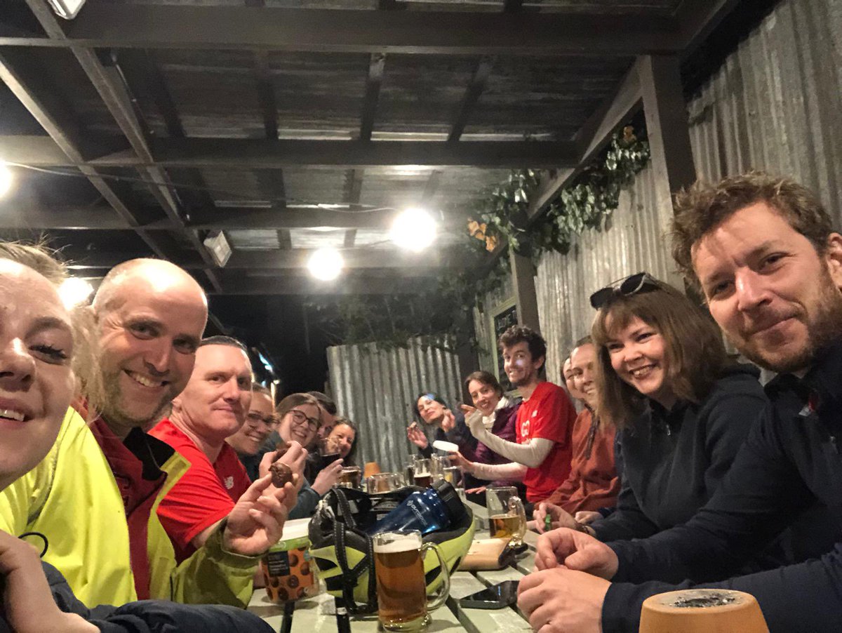 Magic golden hour at Aston’s Eyot for our <a href="/GGOxford/">GoodGym Oxford</a> even managed to spot a few 🦌