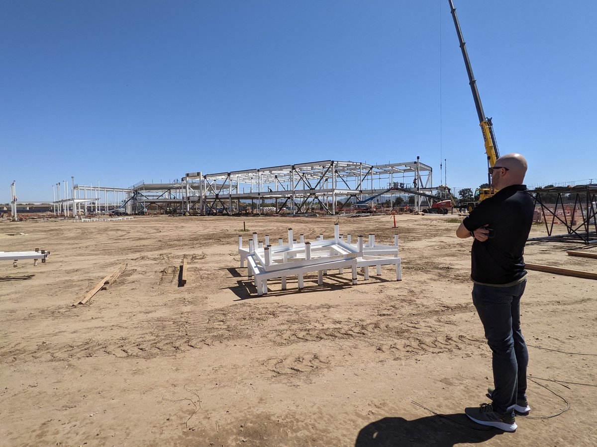 MrSorensen805's tweet photo. Awesome to get to visit the site of the new #DelSolHighSchool coming soon to @OxnardUnion. #WeAreOxnardUnion https://t.co/zzVXLjxS1D