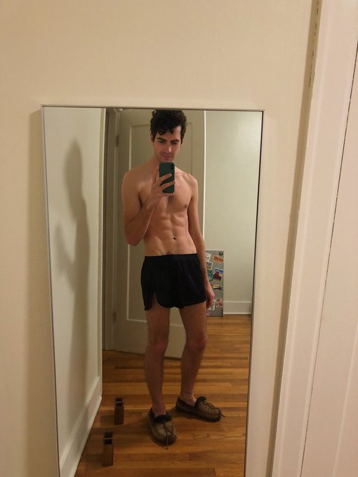 I spy with my little eye&hellip; a room ready to be painted! https://t.co/HqhfNPXymo