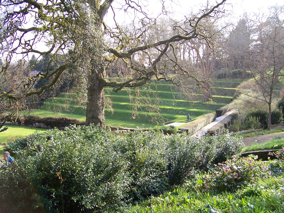 LEveleigh's tweet photo. @TotnesImageBank @DartingtonTrust Coincidentally, I was over in Dartington Hall Gardens, on a nice sunny Spring afternoon, this date 17 years ago, Wednesday 23rd March 2005, which was also the day before the last day of term before Easter holidays for the local schools. #March2005 #Spring https://t.co/1MBvzavliq