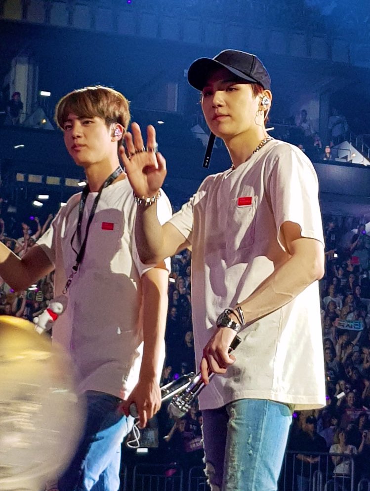 mygconcerts's tweet photo. THEM!!!!!!!£(@(@;@ https://t.co/RnLe7FPSO5