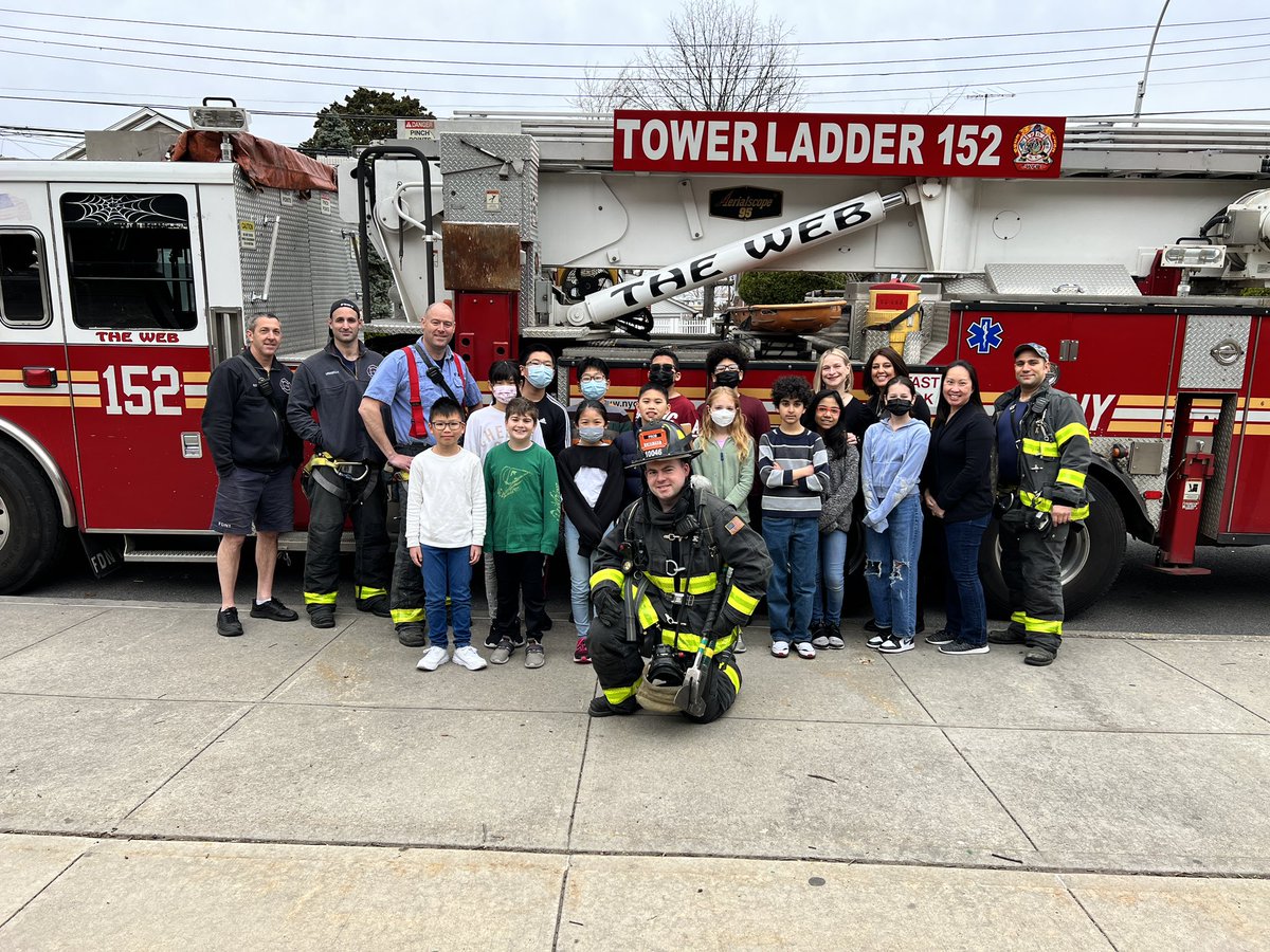 PS173Q's tweet photo. Our Student Council presenting our local fire station with handmade cards…An initiative that was presented to D26. #SurpriseFromTheFDNY #ps173studentcouncil #ladder152 #thankyouFDNY @D26Team @DOEChancellor https://t.co/XsnuhJG2g7