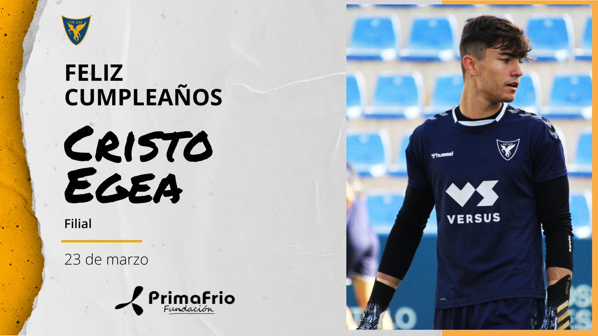 zorroGoalkeeper's tweet photo. Tercera temporada cumpliendo años defendiendo el escudo 💙💛 y la 🥅de @UCAMMurciaCF .
Por muchos más @cristoegea
Felicidades 💙💛💙💛
#compromiso
#Equipo
#SentimientodeClub https://t.co/yDvPPJbpPF