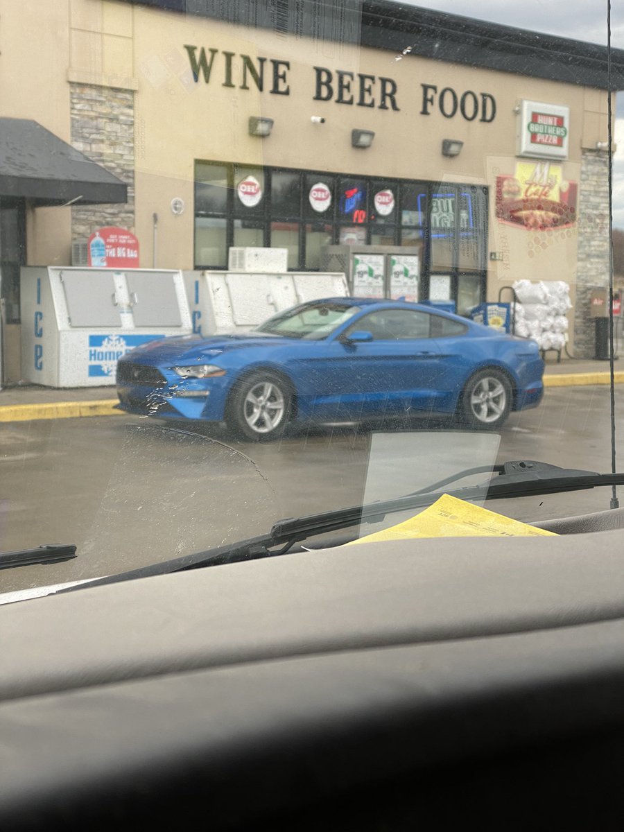 inward_wee_elm's tweet image. Car spotting at work today. Not bad. Nothing special but not bad. #carspotting #carnerd