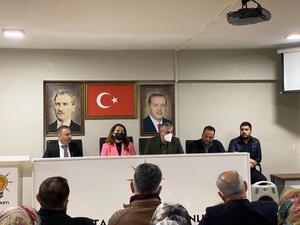 AKGenclik37's tweet photo. İl Başkanımız Sn. Doğan ÜNLÜ’nün Başkanlığında,İl Ana Kademe,Gençlik Kolları,Kadın Kolları ve Merkez İlçe yönetimlerimizin katılımlarıyla İstişare ve Değerlendirme Toplantımızı gerçekleştirdik.Toplantımız hayırlara vesile olsun.@eyupkadirinan @avyusufibis  @oguzhansayik37 https://t.co/0pyRd2lCUI