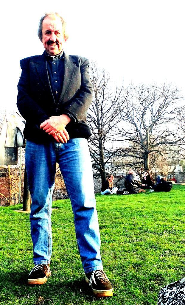 Bono66020372's tweet photo. I took this #photo of Andy Jenkin at the Top of the #CastleMall #Norwich with the #EasternDailyPress #Building behind him &amp; the #NorwichCastle in front of him. The last time we went to the #CastleMuseum, it was with Paul Clarke who had a serious case of #OCD, we had a #CuppaTea!! https://t.co/N5rOj8tkmW