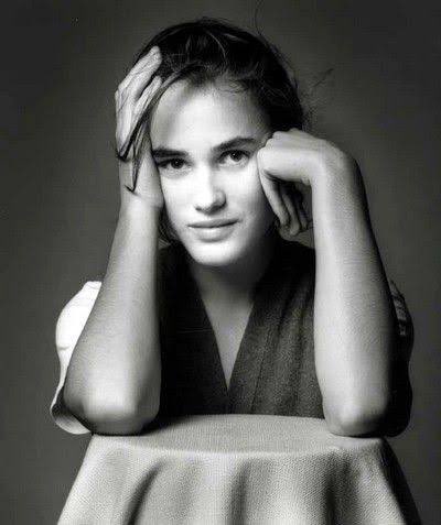 Happy birthday Judith Godrèche. My favorite film with Godreche is L art de aimer. 