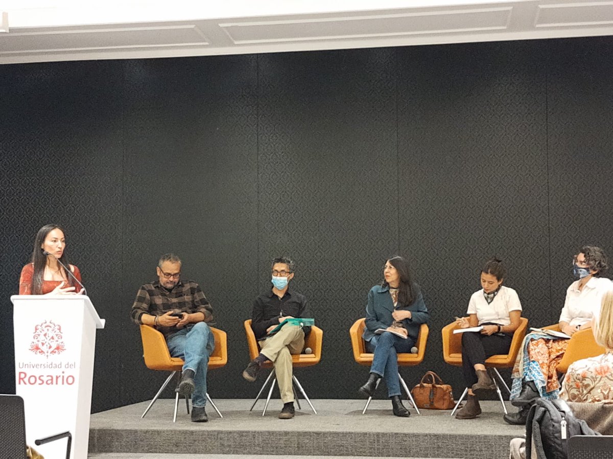 eci_ur's tweet image. Nuestra profesora Ana María Aldana, expone el proyecto del Grupo Mutis la Serie Web #Reconectando, en el marco del Seminario de Ecología Política "Haciendo Mundos: naturaleza, tecnologías y futuros"
En estos momentos en Edificio Jockey de la @URosario