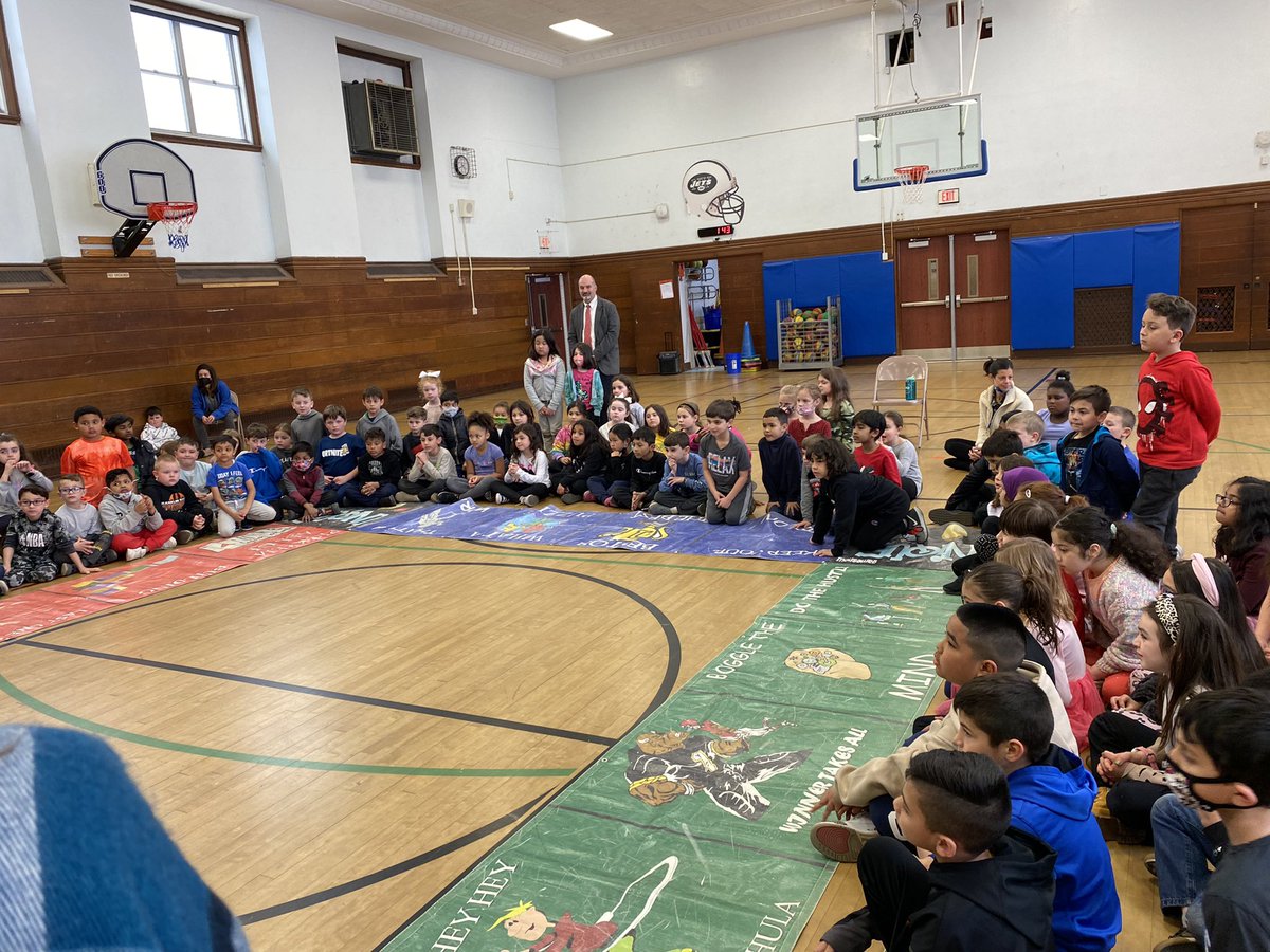 MissSager_'s tweet photo. 2nd graders had a blast with the Ultimate Human Game Board!! @polk_street https://t.co/gwDWUvye8u
