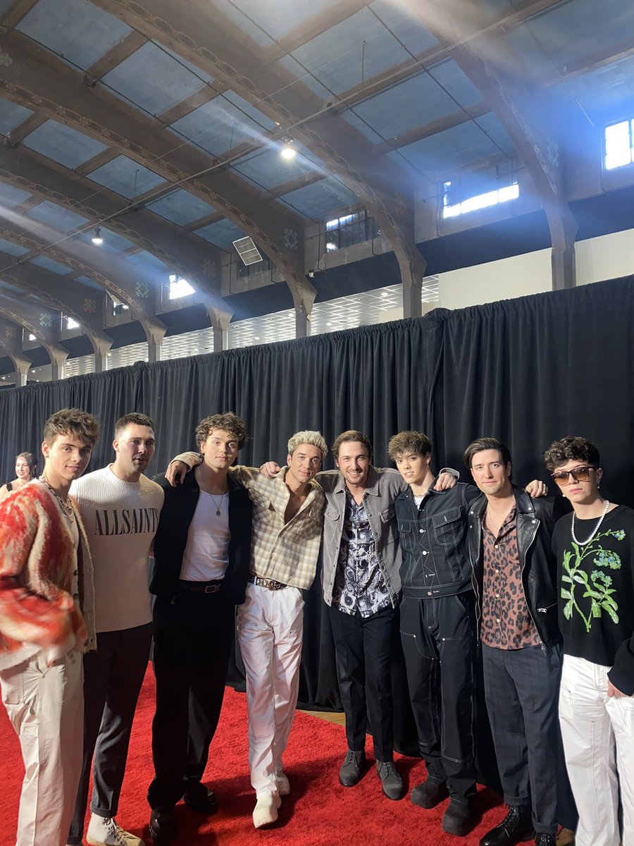 Why Don’t We tweet media