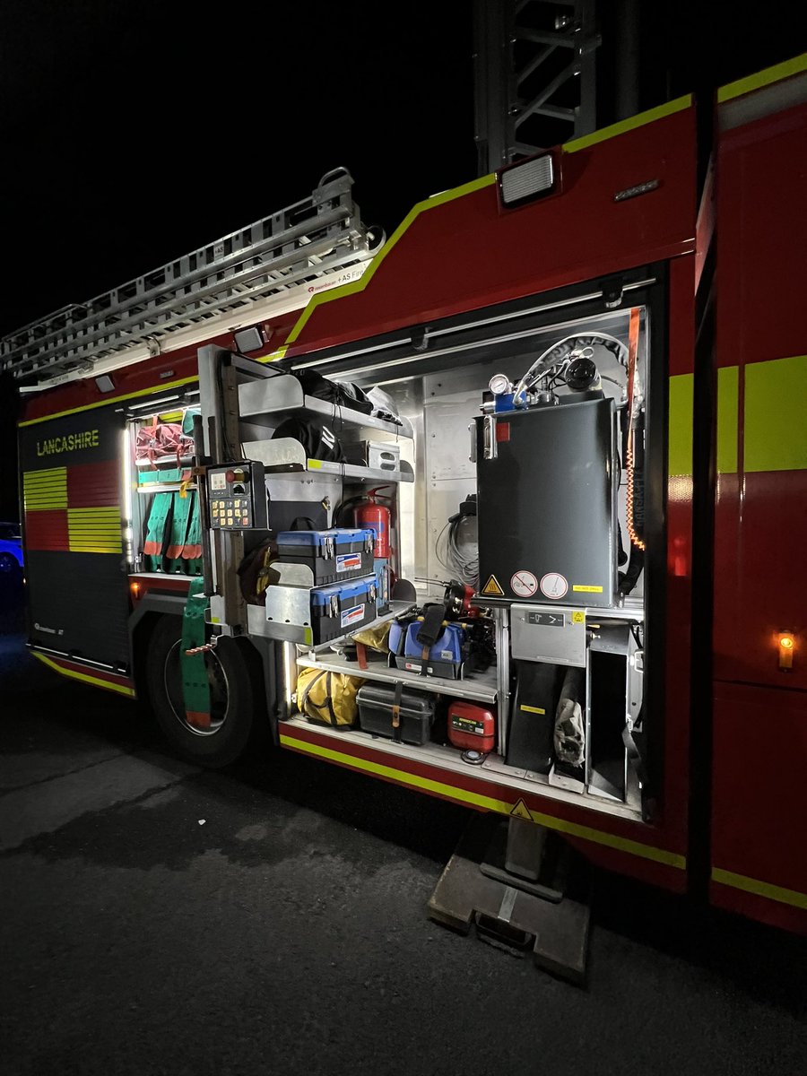 1439sqn's tweet photo. Just to say a big thank you to Brendan from Lancashire Fire and Rescue Service for a fantastic evening at @skemfire last night from all the staff and Cadets at 1439 Skelmersdale Squadron 🚒 🚒 🚒 https://t.co/6heO7kQfad