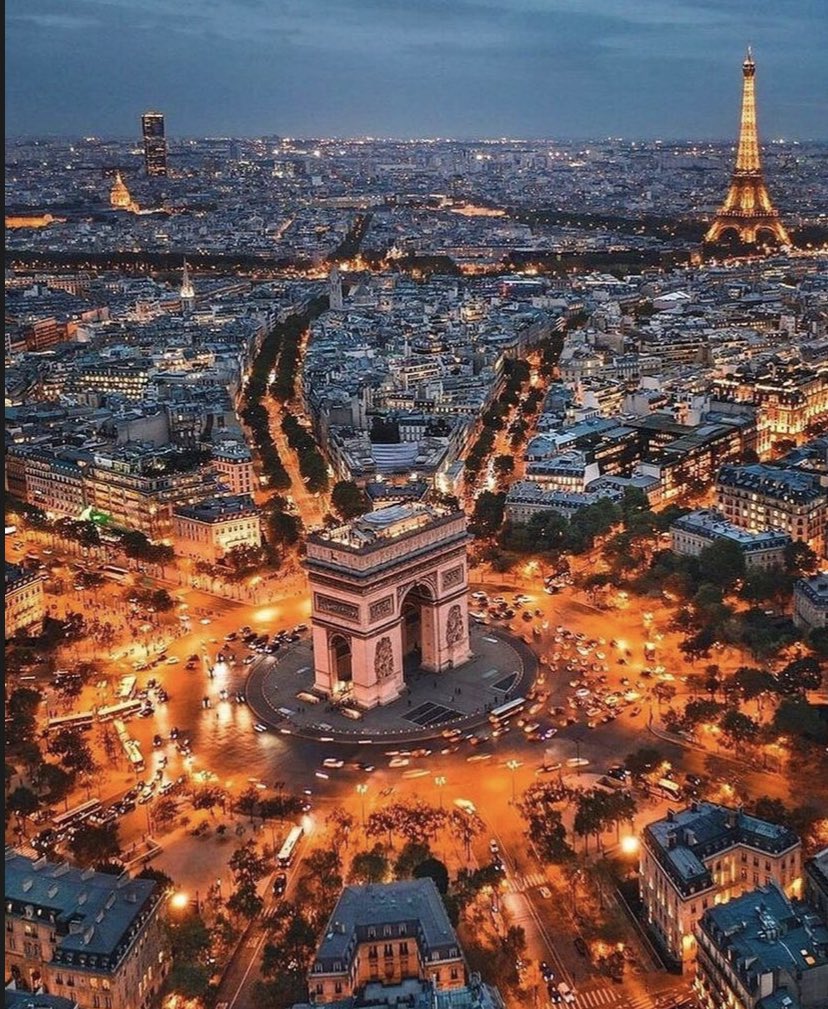 bobeemonk's tweet photo. Paris night, really beautiful,#beautypl #Scenery #night https://t.co/aNXHjLUd4E
