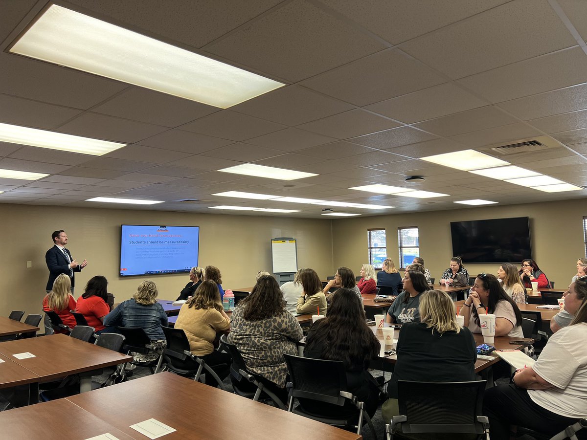 RYHT_GulfCoast's tweet photo. I was honored to present our #MeasureWhatMatters campaign to the outstanding Teachers of @BrazosportISD yesterday! Their testimonies were both powerful and humbling…we have to stand up for our public schools! #RYHT https://t.co/cAK0Mtrjq8