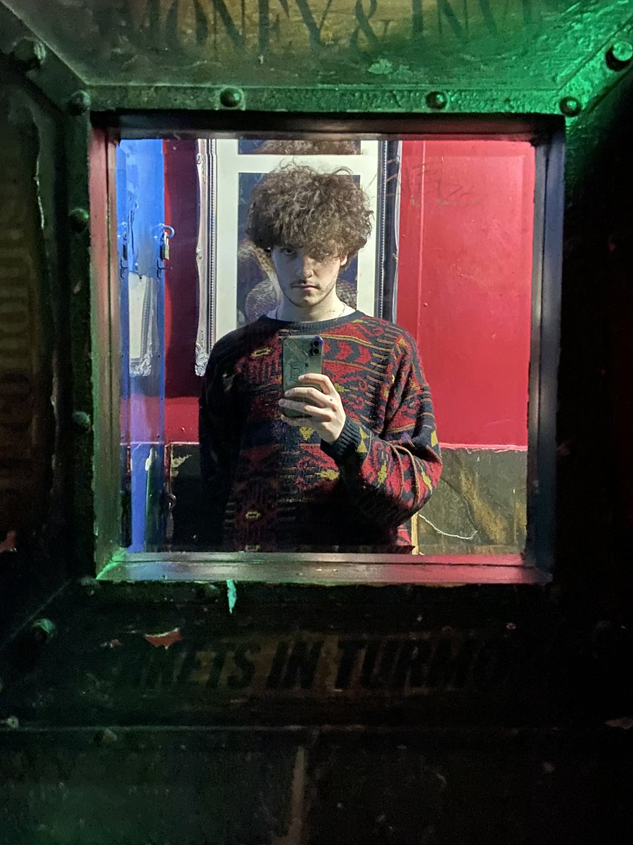 AdamElderMusic's tweet photo. IM GONNA START USING TWITTER FOR ITS INTENDED PURPOSE #oversharing https://t.co/olyN9AFnRE