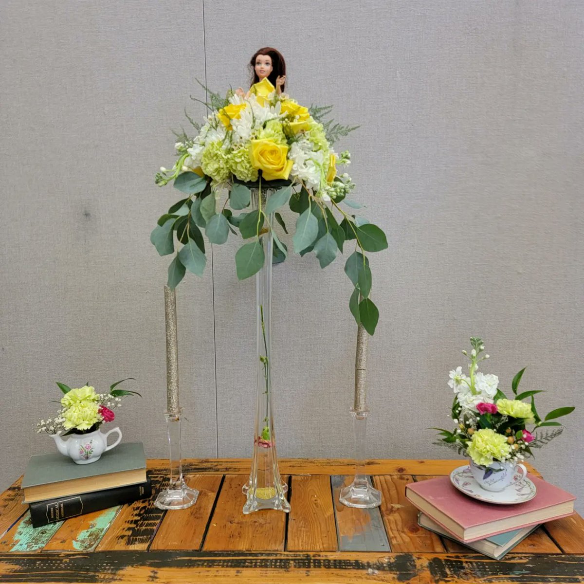 Here are some more raised centerpieces.....Rapunzel and Belle!!