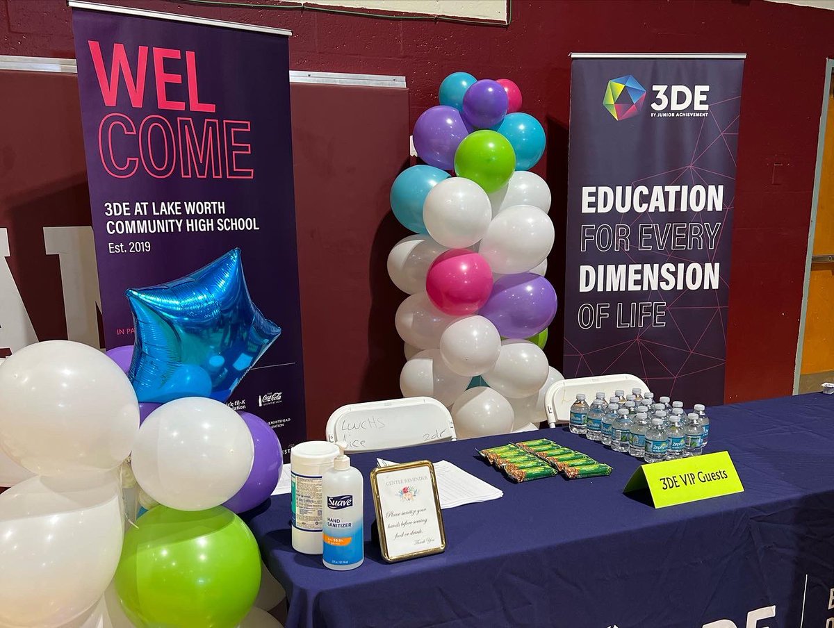 JAofPBTC's tweet photo. On 3/11, our @3DEschools Juniors at @LWCHSTrojans showcased their Year Long Entrepreneurship Projects! They “sold” food, jewelry, and more for their businesses to learn about entrepreneurship, economics, and elevator pitches. #3DE #MarketDay #Entrepreneurs #Entrepreneurship https://t.co/oeiFPQOHRB