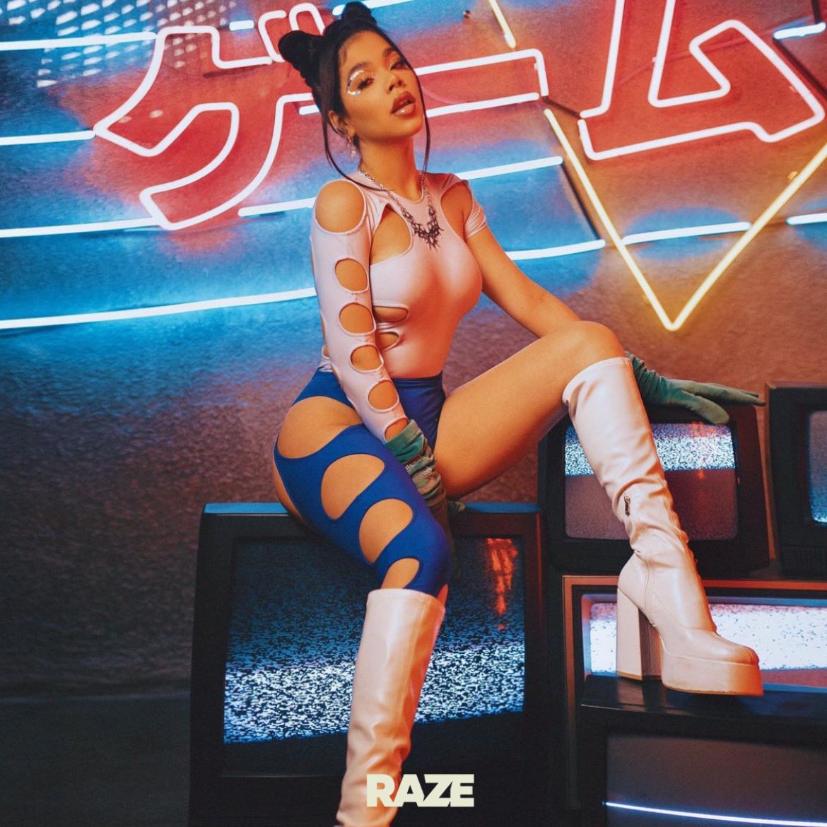 razeofficial's tweet photo. SE FUE LA LUZ 🔥 @keniaos sabe cómo volvernos locxs SIEMPRE! ¿Ya la escucharon? Out now! 💡 https://t.co/gJYiYutOhG