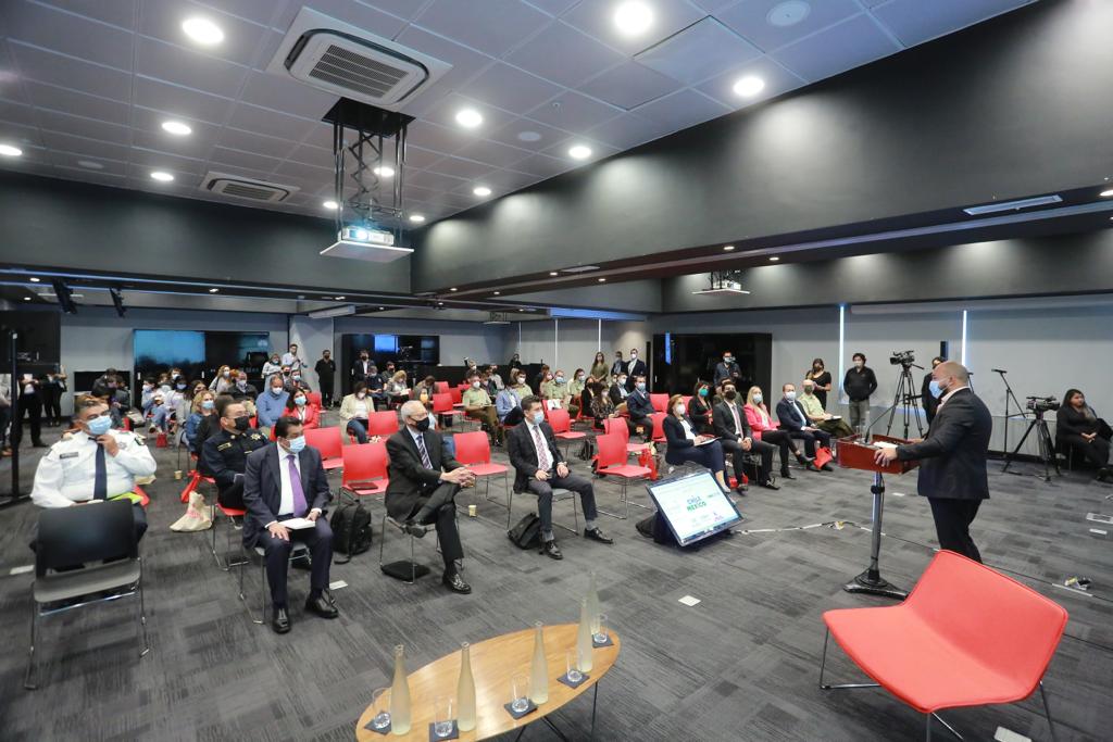 Repasa parte de la jornada del <a href="/SubPrevDelito/">Subsecretaría de Prevención del Delito</a> <a href="/EduardoVergaraB/">Edυαrdo Vergara B ོ</a>, quien hoy participó en seminario de #seguridad y continuó con su agenda de trabajo junto a <a href="/FiscaliadeChile/">Fiscalía Nacional</a>, <a href="/Carabdechile/">Carabineros de Chile</a> y municipios, además del gobernador de Ñuble <a href="/Oscarcrisostomo/">Óscar Crisóstomo</a>.  seguridadpublica.cl/noticia/subsec…