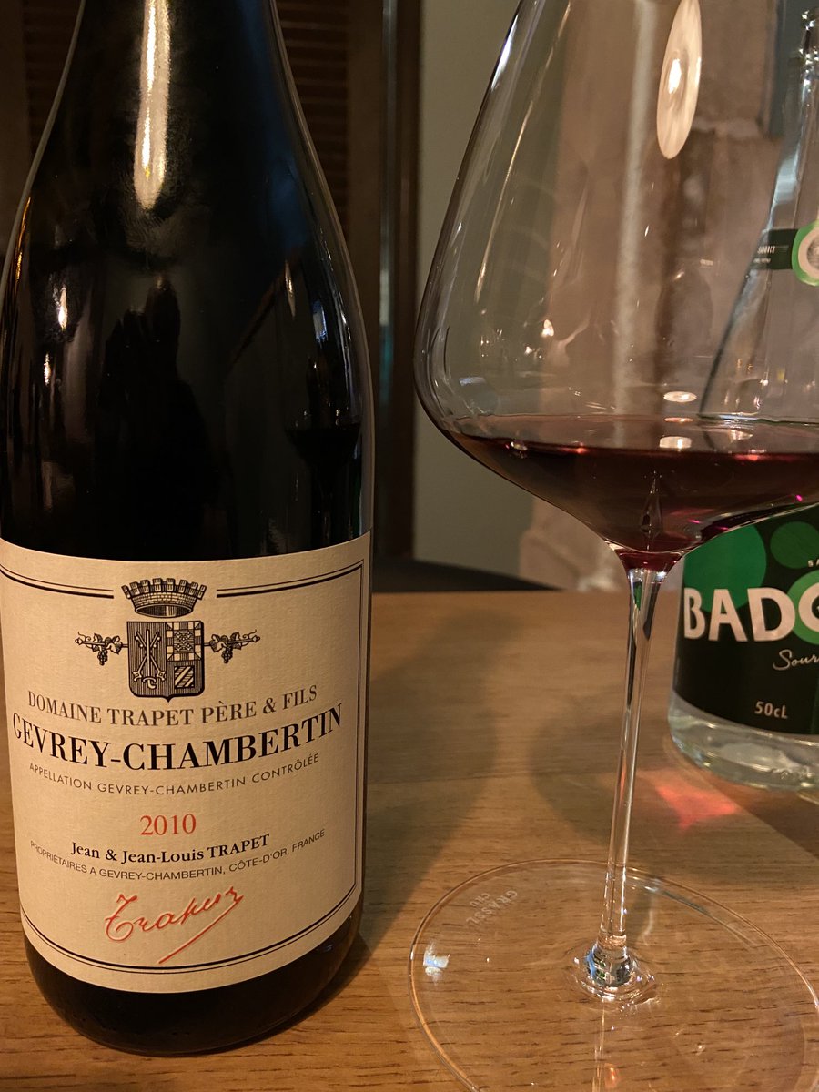 MichaelApstein's tweet photo. Wine pricing is different in restaurants in France & US. This one in Beaune was 80€ ($88) tax & tip included. Retail price in US is $150. Restaurant price probably $300 + 25% tax & tip. Don’t ignore village wines from great producers. #bourgogne #trapet @MathiaudBIVB https://t.co/Xla80K7lBq