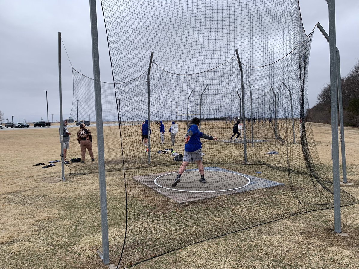 jakepolk15's tweet photo. Feels like 27° #iThrow #ThrowerNation @cpsbroncos https://t.co/TZ2KT13FVY