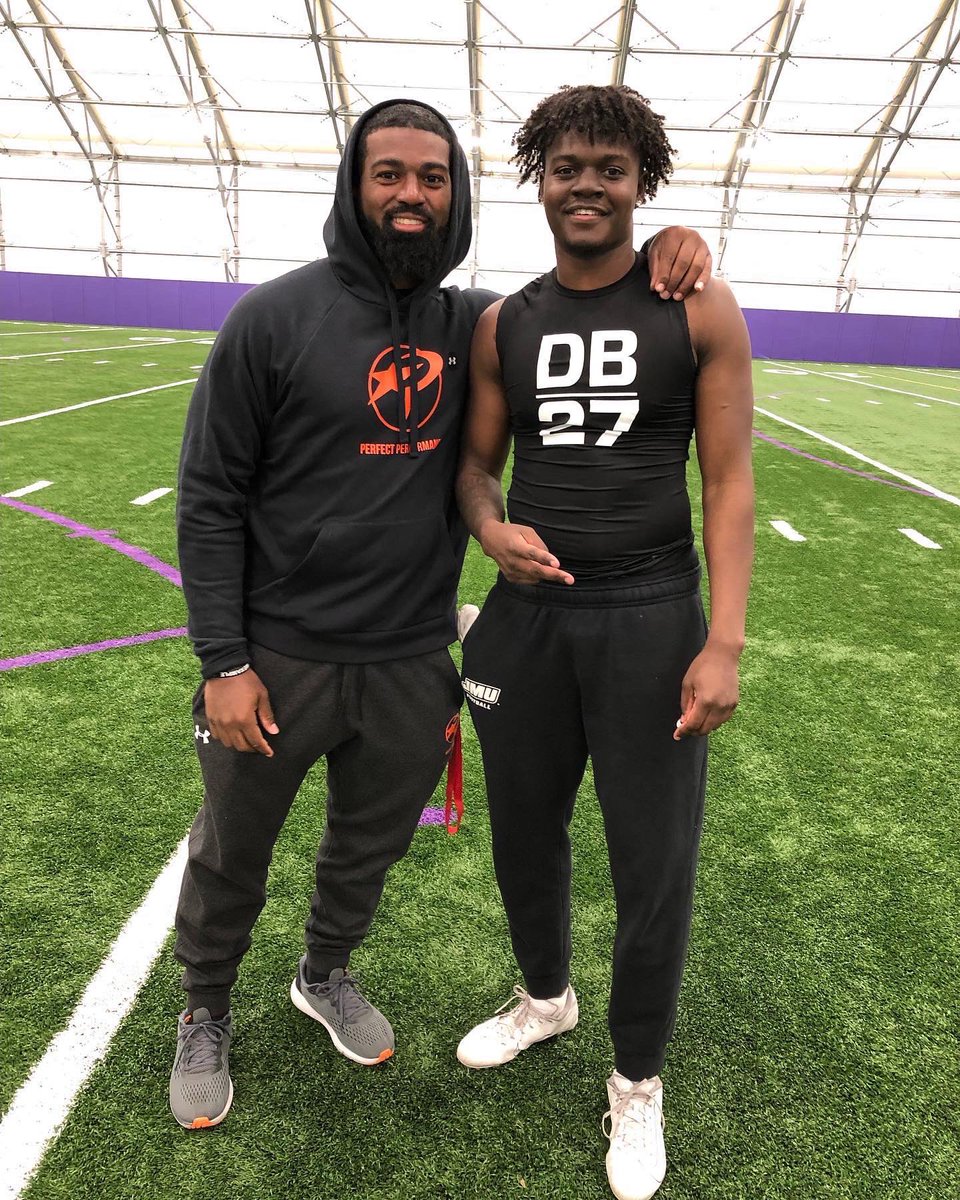 PPNOVA_FBall's tweet image. Today we got to see @IAmTazz__ 
do his thing at @JMUFootball pro day! We’ve been working with Taurus in preparation for today and we are glad we could be there with him today! 

#PrepareToPerform #jmuFootball #prodayprep #combineprep #nflprospect #proday 
#prodaytraining