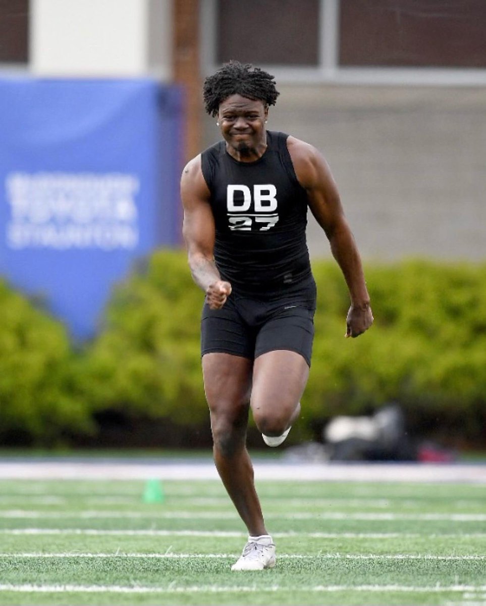 PPNOVA_FBall's tweet image. Today we got to see @IAmTazz__ 
do his thing at @JMUFootball pro day! We’ve been working with Taurus in preparation for today and we are glad we could be there with him today! 

#PrepareToPerform #jmuFootball #prodayprep #combineprep #nflprospect #proday 
#prodaytraining